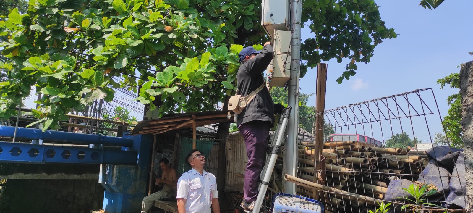 PEMELIHARAAN ALAT AWLR DI INLET WADUK CIMANGGIS