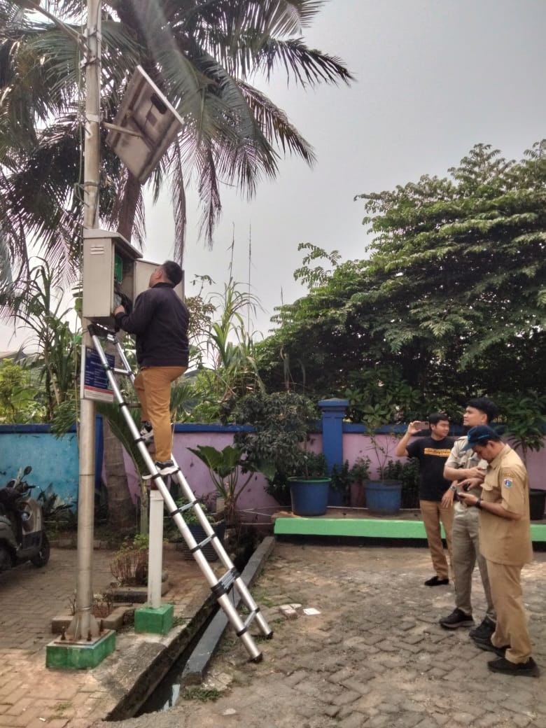 PEMELIHARAAN ALAT CURAH HUJAN DI LOKASI KELURAHAN. MUARA ANGKE 