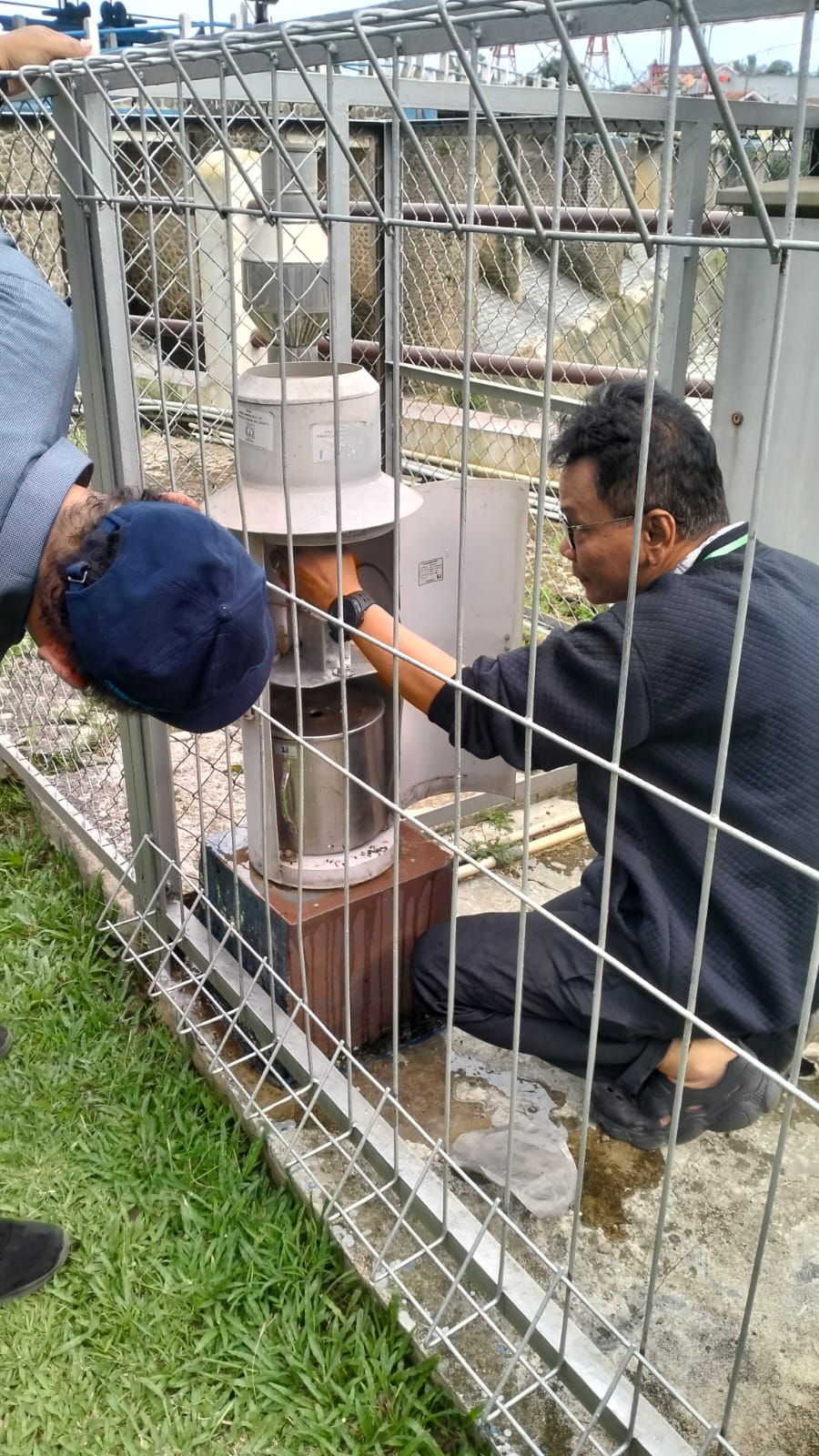 PEMELIHARAAN ALAT CURAH HUJAN (ARR) DI LOKASI BENDUNG KATULAMPA